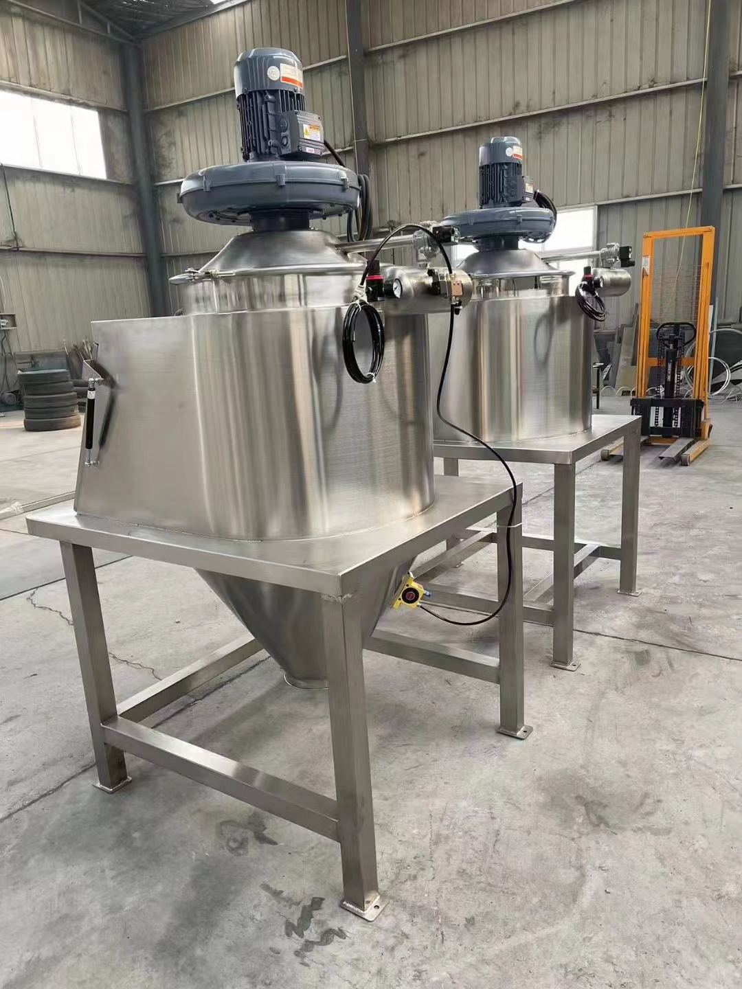 粉狀活性炭真空上料機(jī)配圓形旋振篩輸送篩分